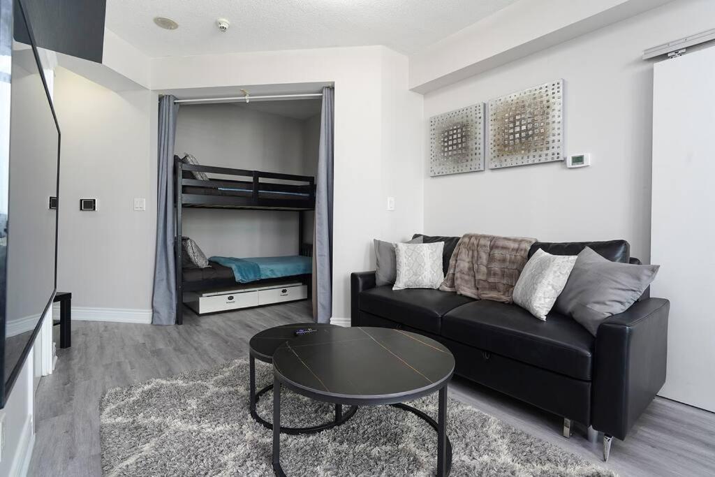 1504 Brand New Location 1br Den With Amazing View * Toronto