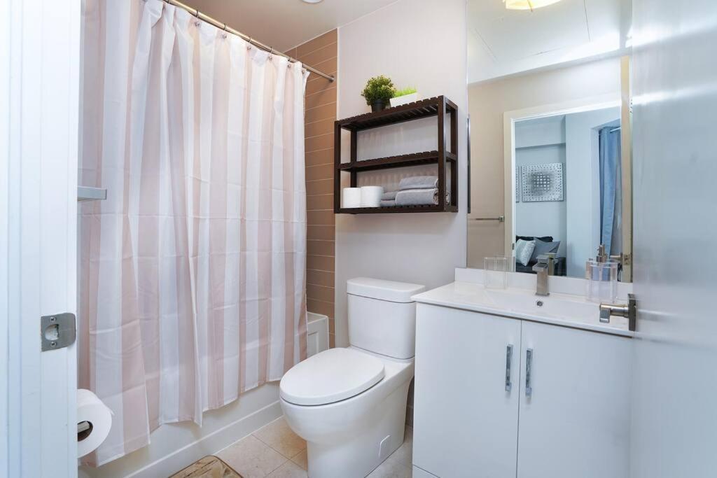 Apartment 1504 Brand New Location 1br Den With Amazing View *